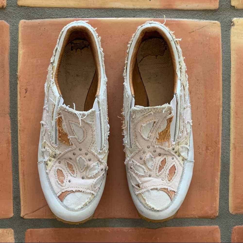 Slip-On Distressed Leather Women’s Sneakers 7.5 - Picture 2 of 8